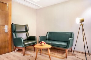 Living area - Keys Select by Lemon Tree Hotels (Ahmedabad)