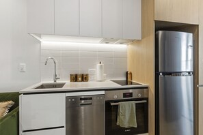 Fridge, microwave, oven, stovetop