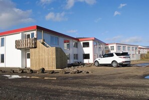 Exterior - Brunnhóll Country Guesthouse (Höfn)