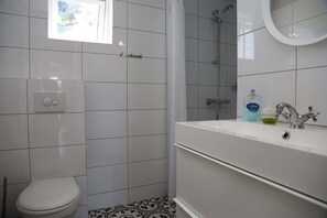Bathroom - Reynivellir (Reynivellir)