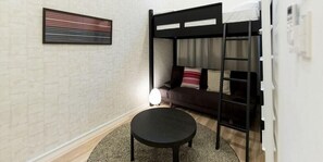 Interior - Trip Pod Takasago A (Fukuoka)