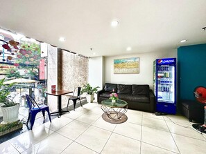 Interior - Reddoorz Plus Near Etown 2 (Ho Chi Minh City)
