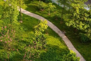 Property grounds - Vyluk Hotel Guangzhou Baiyun International Airport (Guangzhou)