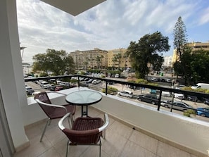 Outdoor dining - Hotel Ciudad Estepona (Estepona)