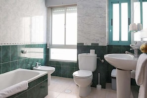 Bathroom - Hotel Ciudad Estepona (Estepona)