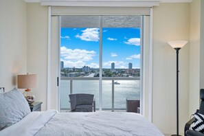 2 bedrooms, iron/ironing board, free WiFi, bed sheets - Entire condo in Sunny Isles Beach, Florida, United States (Sunny Isles Beach)