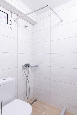 Bathroom - Ragias Studios (Zakynthos)