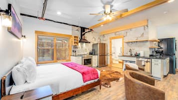 Een strijkplank/strijkijzer, internet, beddengoed, rolstoeltoegankelijk