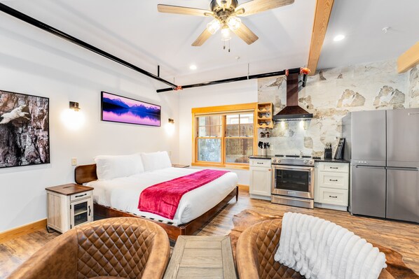 1 Schlafzimmer, BĂŒgeleisen/BĂŒgelbrett, Internetzugang, BettwĂ€sche