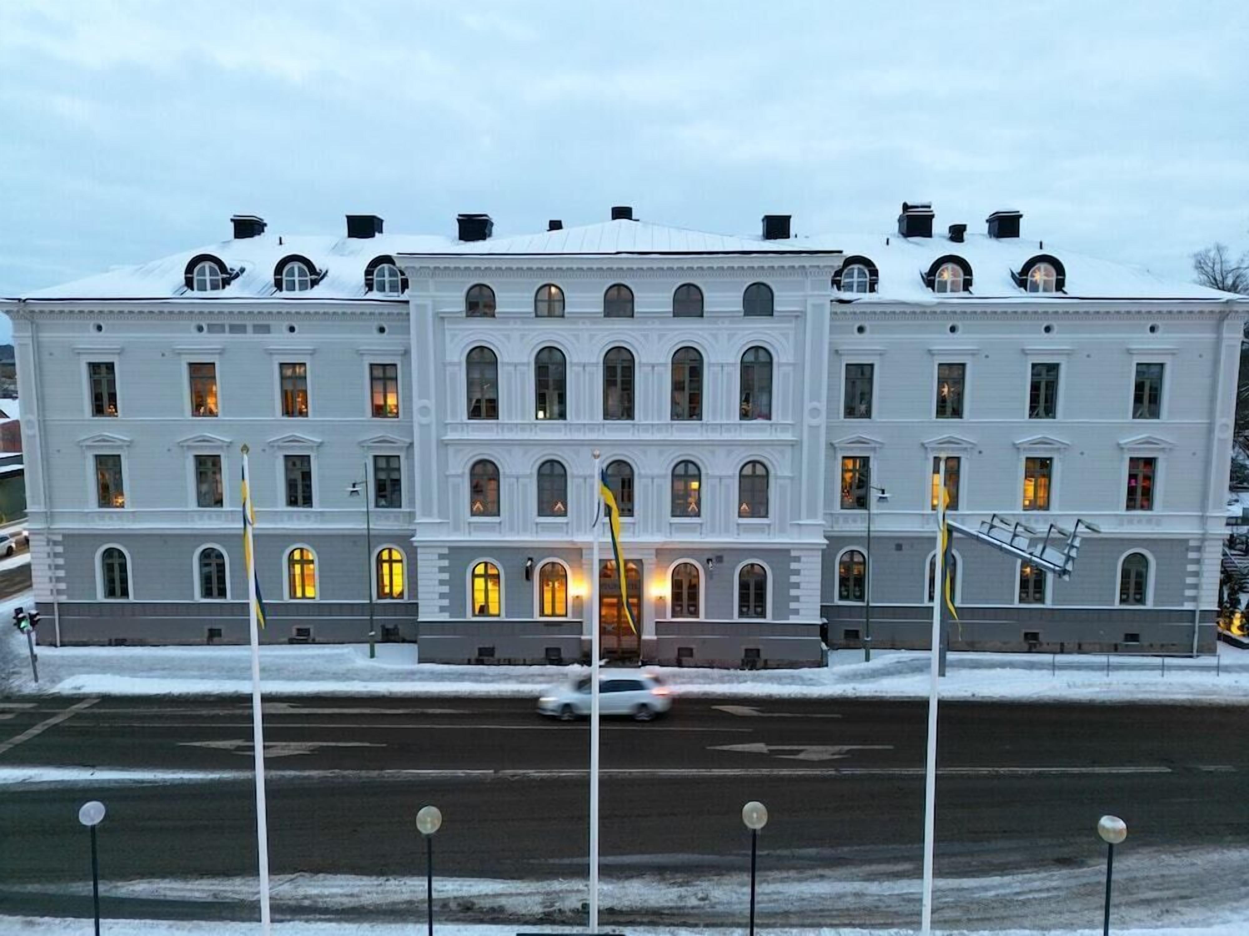 المنشأة من الخارج