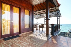 รับประทานอาหารกลางแจ้ง