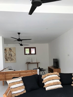 Living area - Ohana's Boutique Resort and Beach Lounge (Lembongan Island)