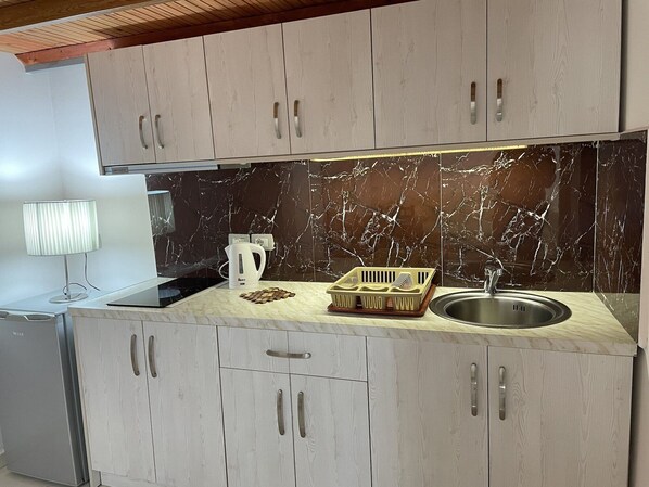 Private kitchen - Relax Apartments Saranda (Sarandë)