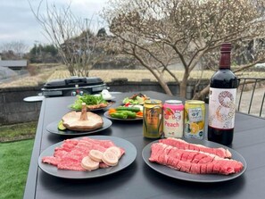 Outdoor dining - Assi (Yufu)