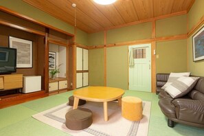 Living area - Assi (Yufu)