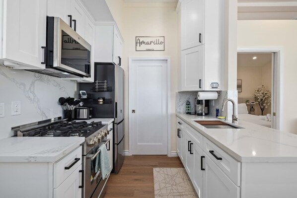 Fridge, microwave, oven, stovetop