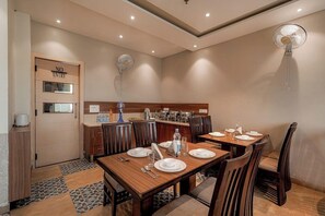 Dining - Csjs Inn By Krishna Group Of Hotels (Amritsar)