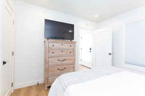 1 bedroom, iron/ironing board, internet, bed sheets