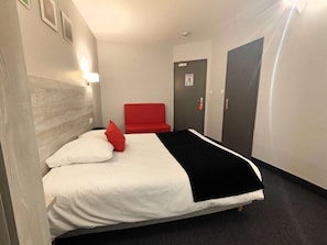 Room - Brit Hotel Essentiel Suisse et Bordeaux (Grenoble)