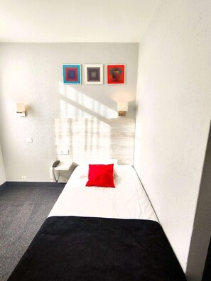 Room - Brit Hotel Essentiel Suisse et Bordeaux (Grenoble)