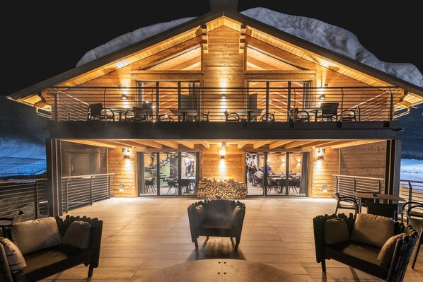 Outdoor dining - Le Massif Hotel & Lodge Courmayeur (Courmayeur)