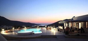 Outdoor pool - Amorgion Hotel (Amorgos)