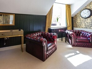 Living area - The Dirty Bottles Inn (Alnwick)