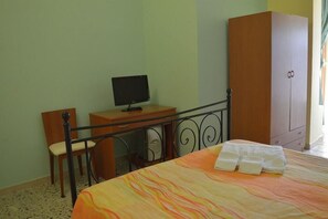 Room - Hotel Scalea (Scalea)