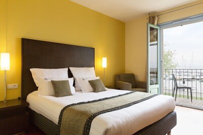 Hotel The Originals Le Jules Verne