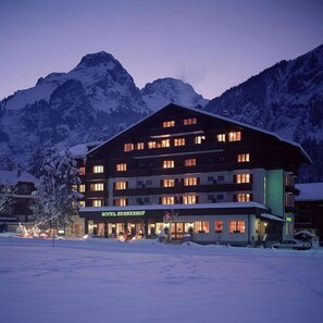Exterior - Hotel Bernerhof Kandersteg (Kandersteg)