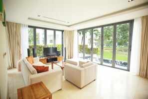 Living area - S - Ocean Luxury Villas Danang (Da Nang)