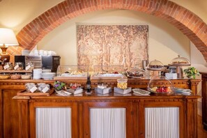 Dining - Castello Banfi - Il Borgo (Montalcino)