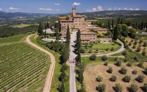 Exterior - Castello Banfi - Il Borgo (Montalcino)