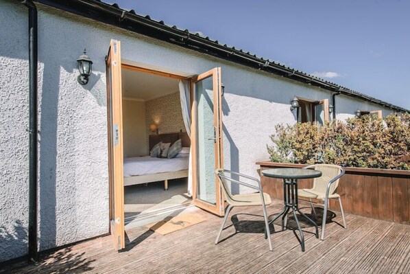 Outdoor dining - The Boat Country Inn & Restaurant (Boat of Garten)