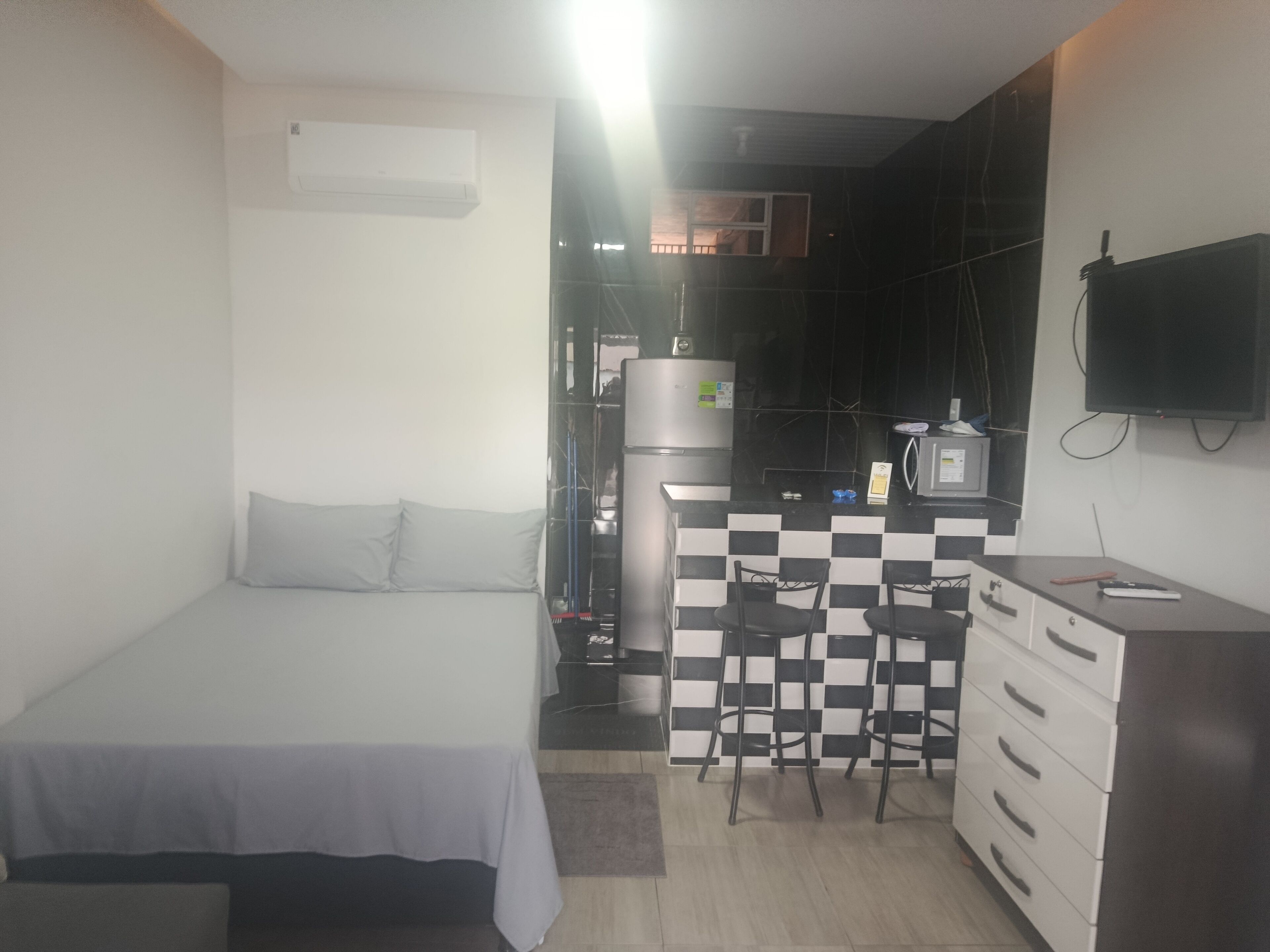 1 quarto, acesso à internet, roupa de cama
