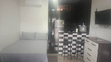 1 quarto, acesso à internet, roupa de cama