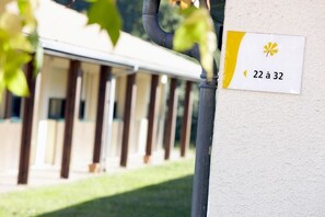 تفاصيل الفندق من الخارج