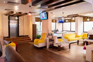 Lobby - Golden Tulip Dar City Center (Dar es Salaam)