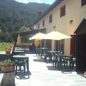 Outdoor dining - Peretol (Bordes d'Envalira)