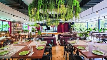 تناول الطعام