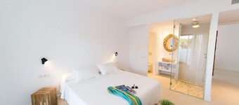 Sa Cala Suites