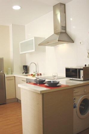 Private kitchen - Apartamentos El Carmen by Be Alicante (Alicante)
