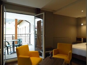 Interior - The Originals Boutique, Hotel Les Bergeronnettes, Champagneux (Champagneux)