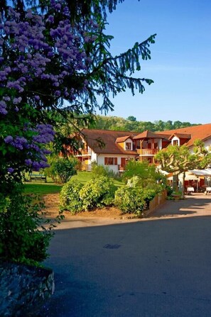 Exterior - The Originals Boutique, Hotel Les Bergeronnettes, Champagneux (Champagneux)