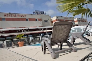 Pool - Hotel The Originals La Souterraine Alexia (La Souterraine)