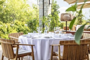 Khu ẩm thực ngoài trời