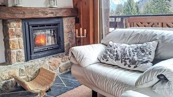 Télévision, cheminée