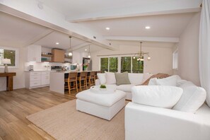 Smart TV - Mount Olive Lodge | Luxury in the trees! (Basye)