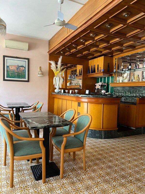 Bar (on property) - Grifone Hotel Ristorante (Perugia)