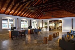 Lobby - Hammock Cove Resort and Spa (Willikies)